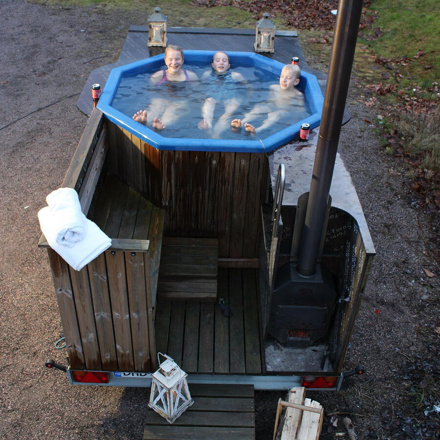 Paljuun mahtuu monta kylpijää